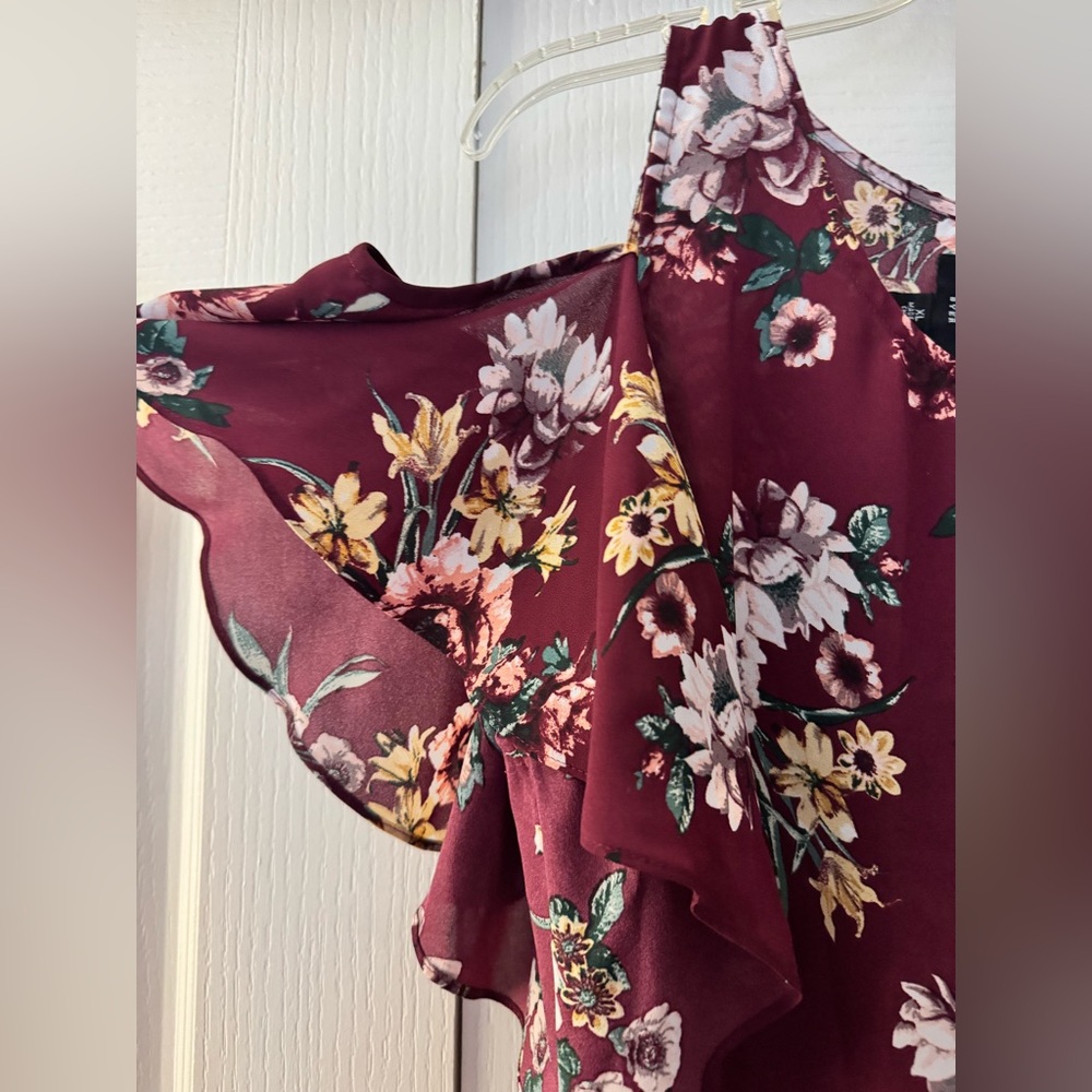 IZ Byer Off The Shoulder Floral Top - Picture 2 of 4